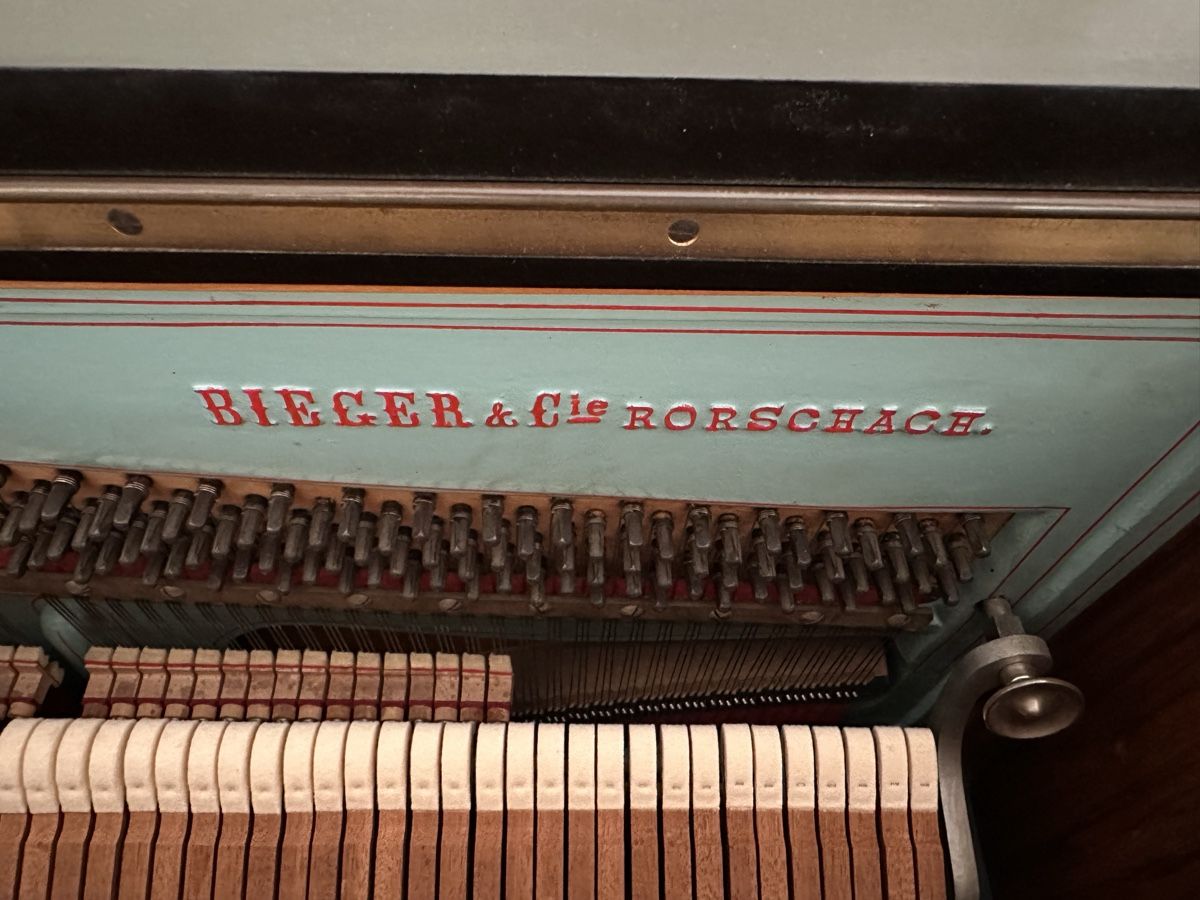 Instruments de musique: B. Bieger & Cie. Klavier (Rorschach)  – D'occasion à Zürich par Niraknuh 1