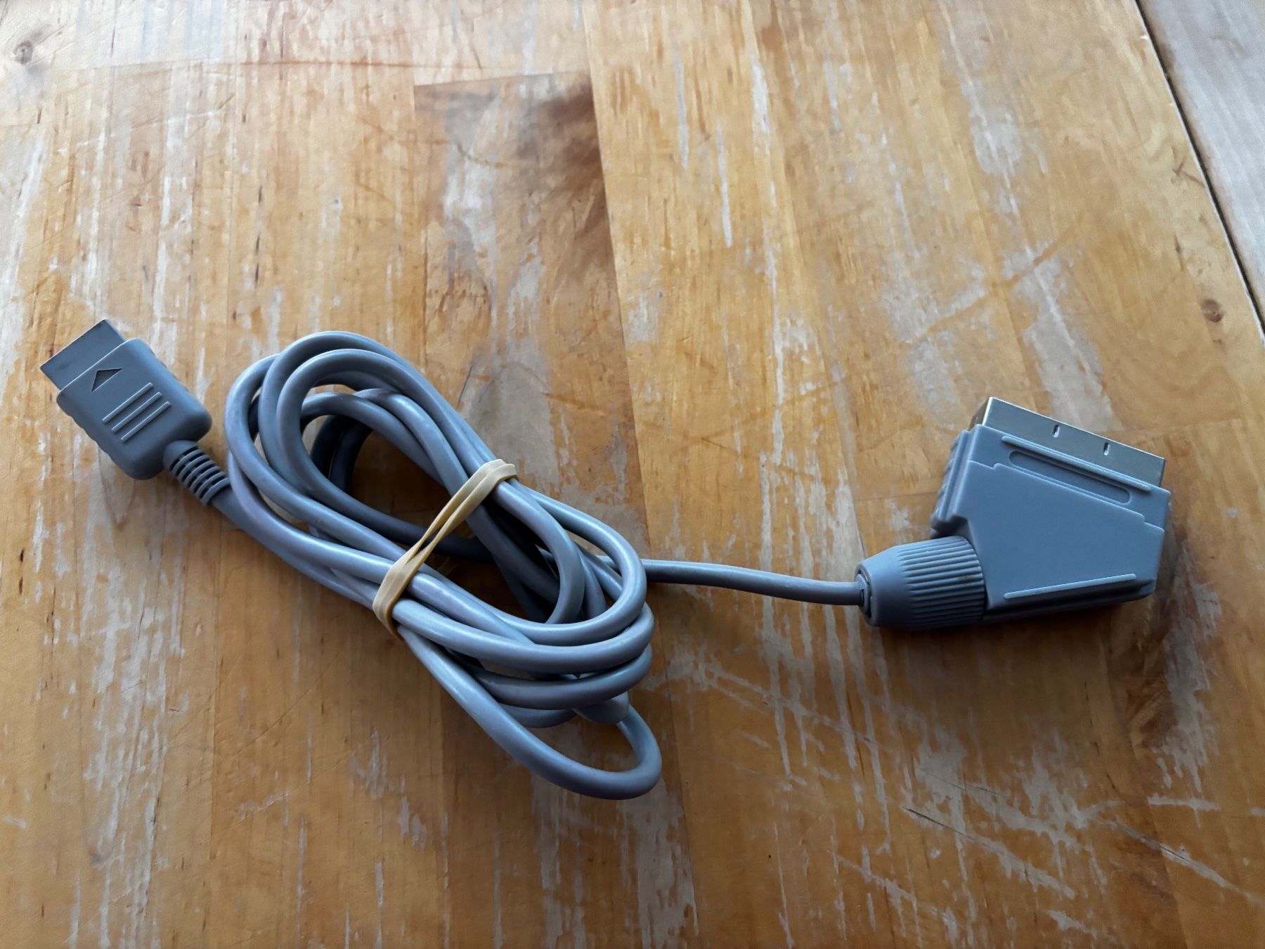 Sony Cavi: PS1 AV Kabel mit Scart Stecker – Usato da Frenkendorf venduto da Fionchen 1