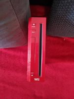 Rote Nintendo Wii-Konsole