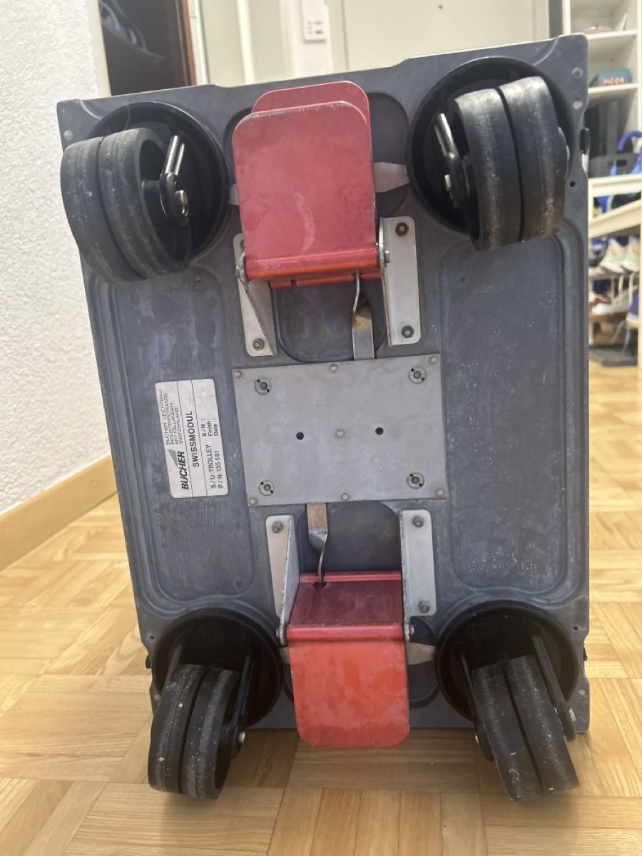 Swissair Sonstiges zu Aviatik: Swissair Trolley Flugzeug – Gebraucht aus kloten von Sgana 8