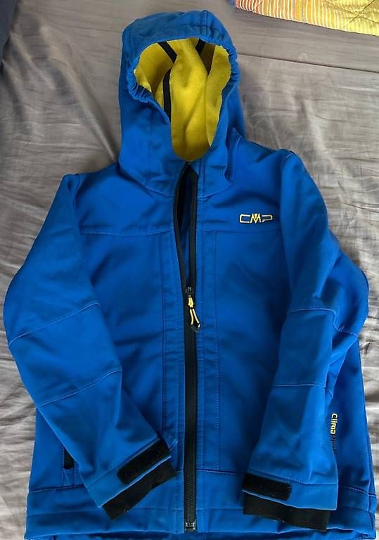 Vestes & Manteaux: Softshell cmp taglia 110 – D'occasion à Tesserete par l_m_n67r