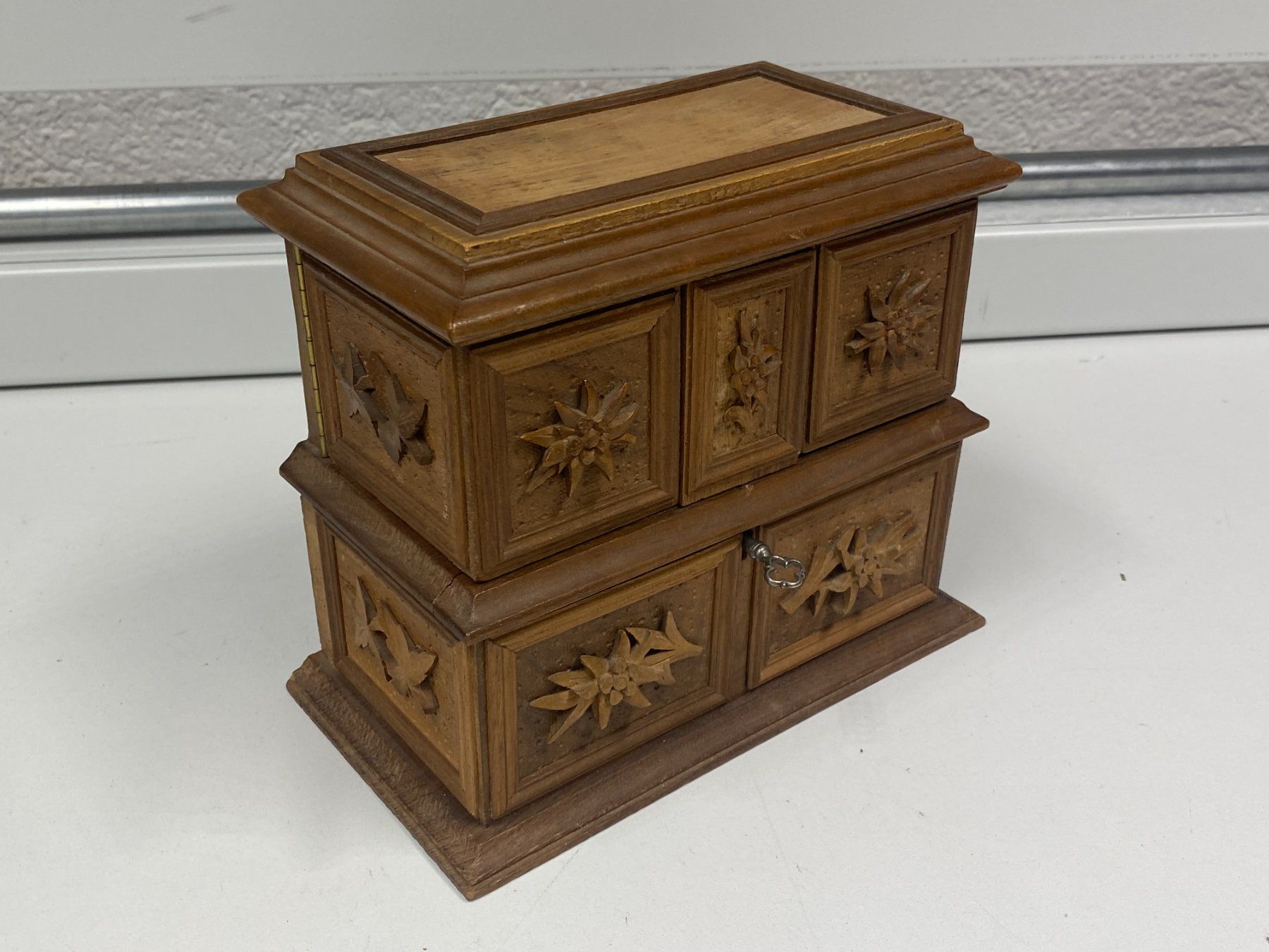 Schmuckkästen: Holz-Schmuck-Box /i407 – Gebraucht aus Bern von JMsoehne1987 2