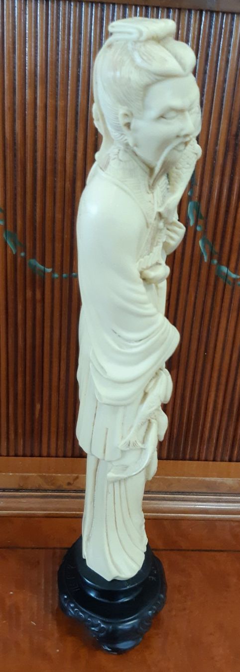 Figuren: Asiatika - Figur mit Fischen – Gebraucht aus Stetten AG von Brissago25 2