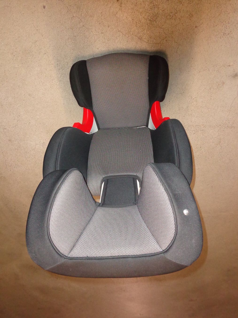 Seggiolini per auto: Auto Kindersitz – Usato da Liestal venduto da Gecko16