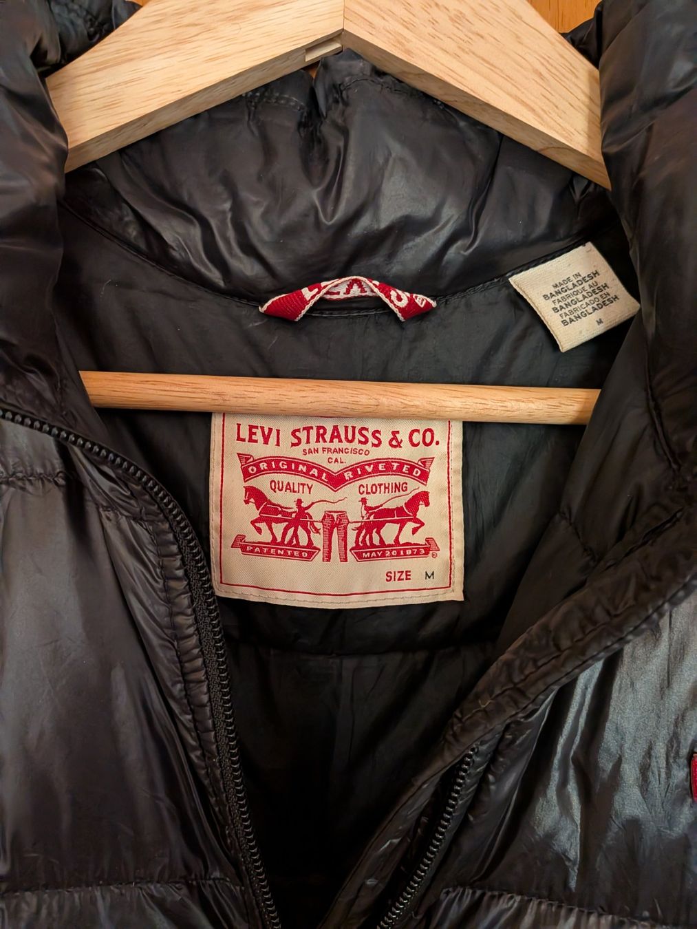 Levi's Vestes: Steppjacke Levi's schwarz – D'occasion à Winterthur par sha_r2k2 1