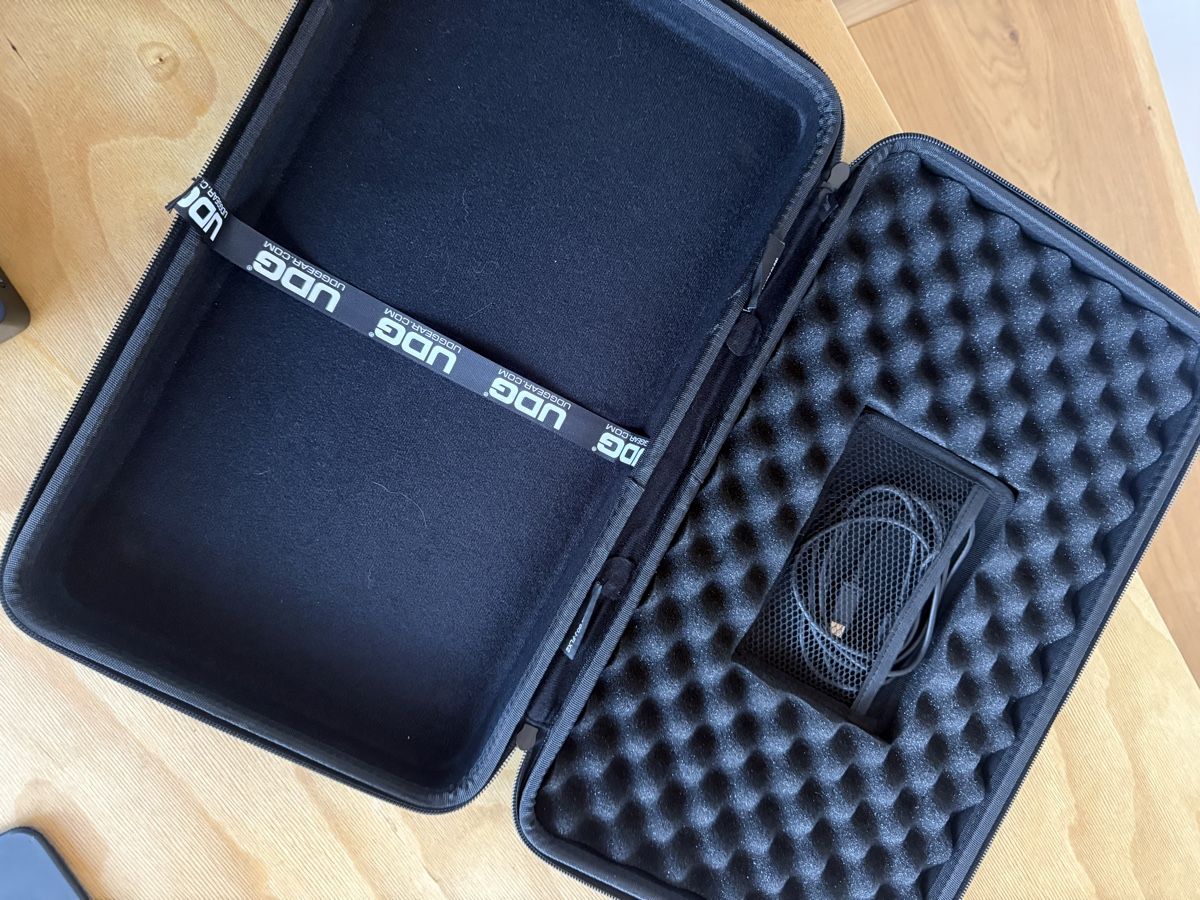 Pioneer Console di mixaggio: Pioneer DDJ-FLX2 DJ Controller mit UDG Case – Usato da Tumegl/Tomils venduto da filipolipi 2