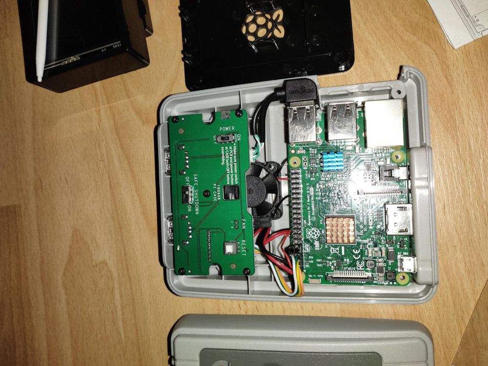 Retro Gaming Rasperry pi 3b set (Gebraucht) in Berneck für CHF 88 – mit ...