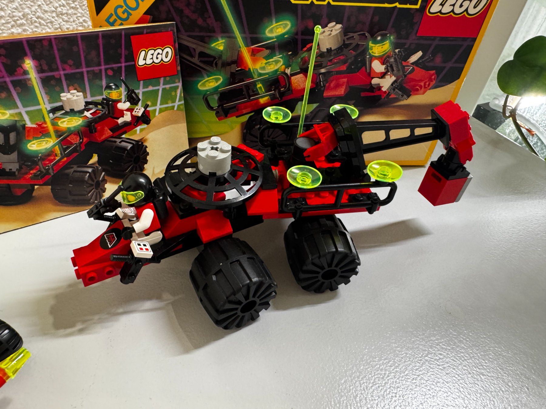 Lego Kit di costruzioni: Lego M Tron 6896 mit Box & 6833 – Usato da Reitnau venduto da Emma-verkauft 1