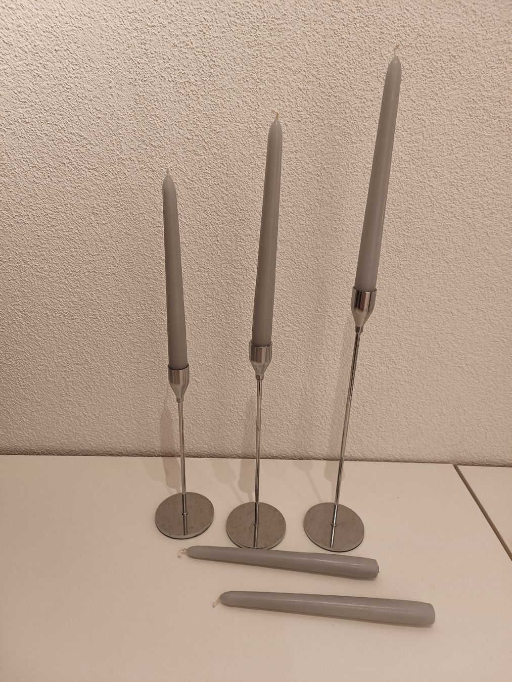 Portacandele: 3er Set Kerzenständer mit 5 Kerzen – Usato da Muri AG venduto da Mupuputs