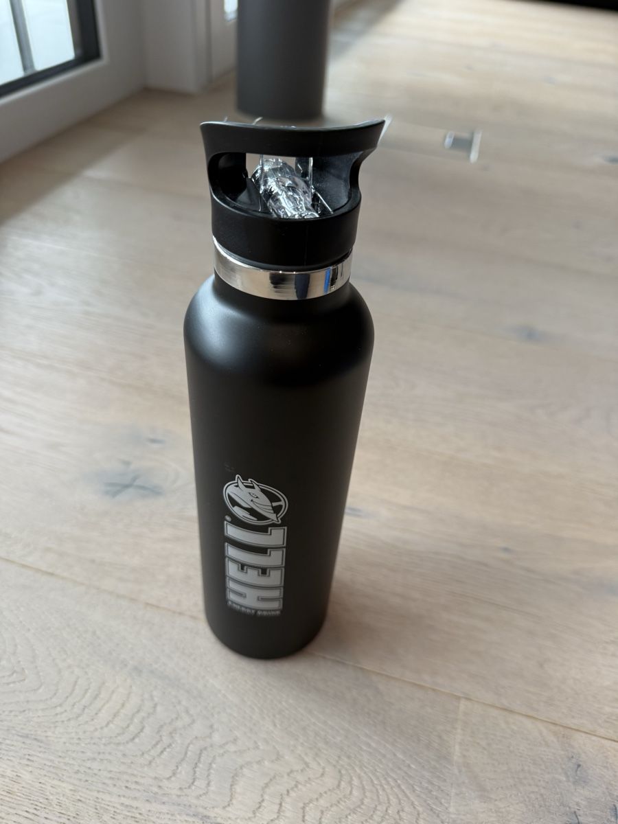 Trinkflaschen & Thermosflaschen: Hell Energy Stylische Trinkflasche, Schwarz! – Neu (gemäss Beschreibung) aus Brüttisellen von Molemo 2