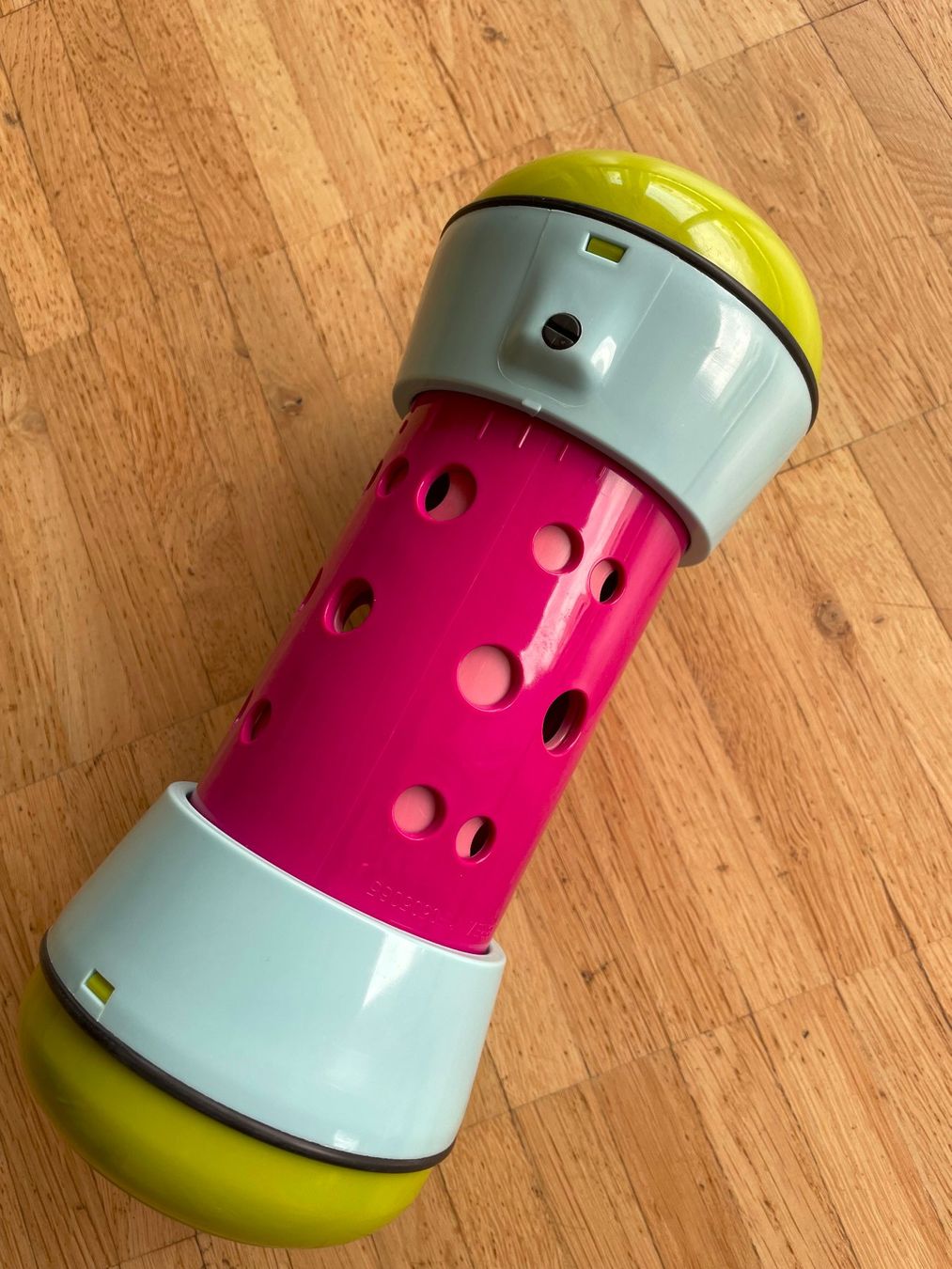 Spielzeuge: Pipolino Rolle Futter-Spender für Katze oder Hund – Gebraucht aus Köniz von Heinztop 1