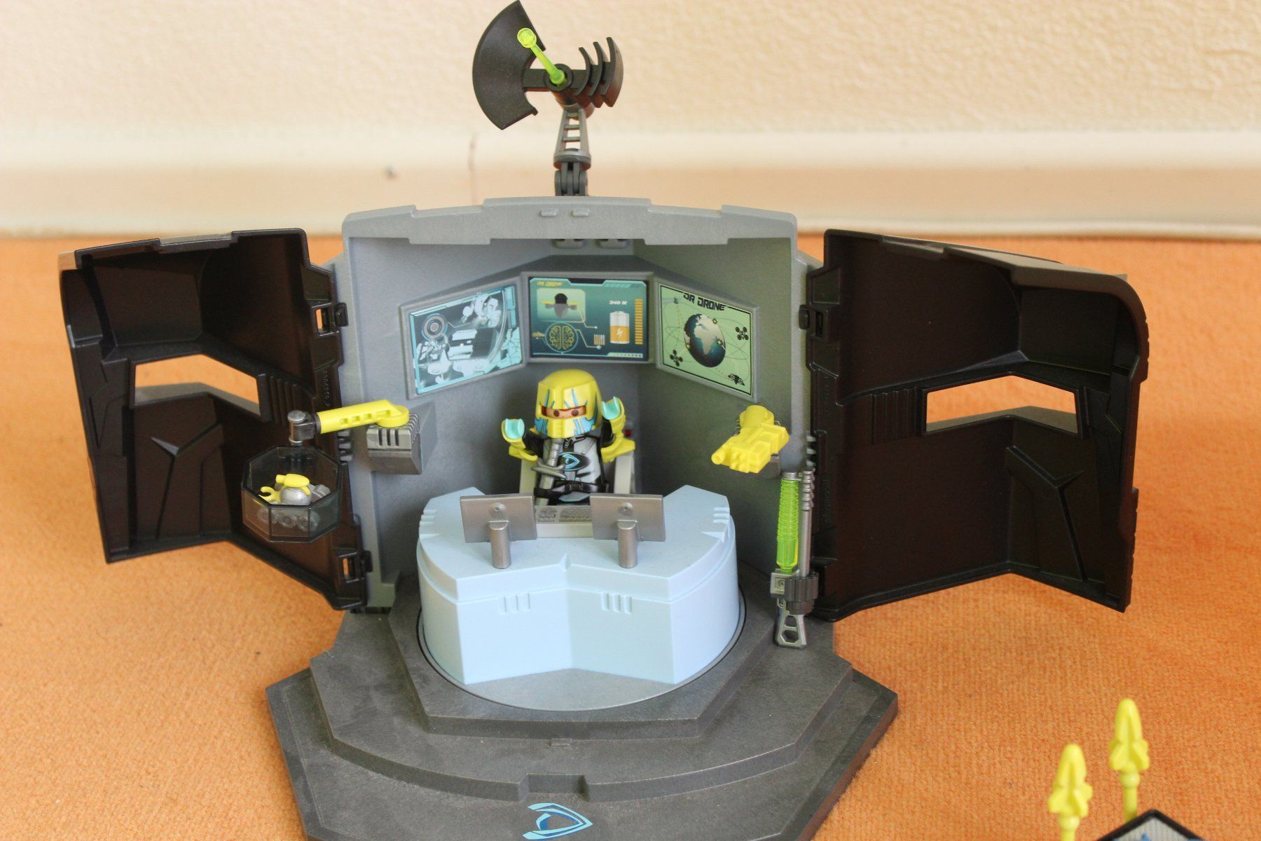 Playmobil Spielzeuge: PLAYMOBIL® 9250 Dr. Drone's Center – Gebraucht aus Gunzwil von veit01 3