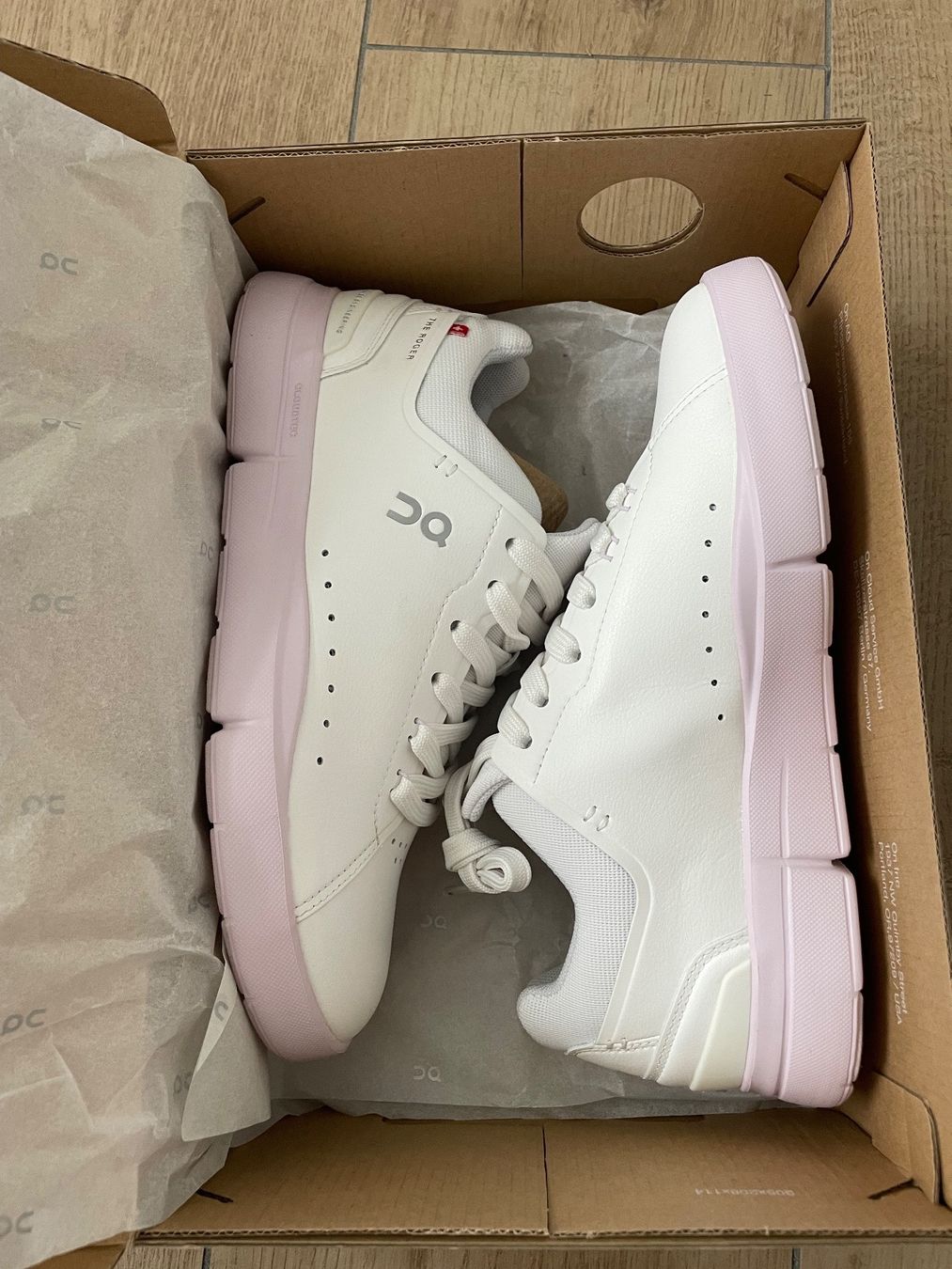 On Scarpe da donna: On The Roger Advantage Turnschuhe Gr. 38 NEU – Nuovo e nell'imballaggio originale da Waltenschwil venduto da hansnine 5