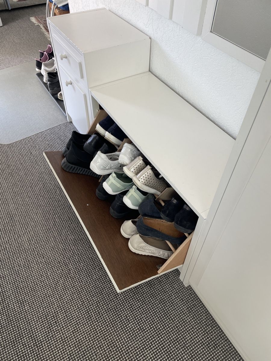 Guardaroba: Garderobe  – Usato da Lengnau AG venduto da DrSnugglers 2