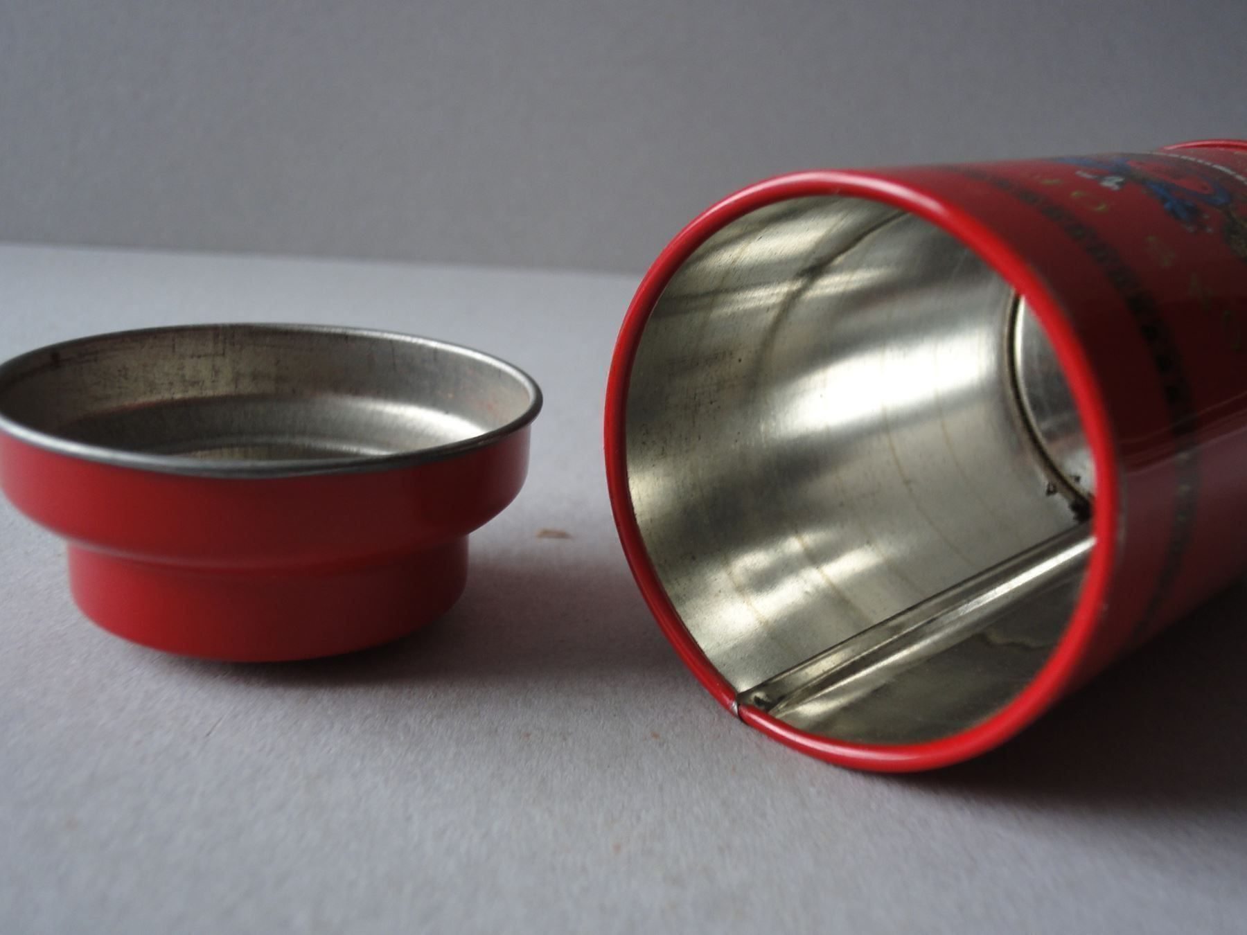 Tutte le decorazioni: 2 kleine Blechdosen - Tea – Usato da Chur venduto da omonia 2