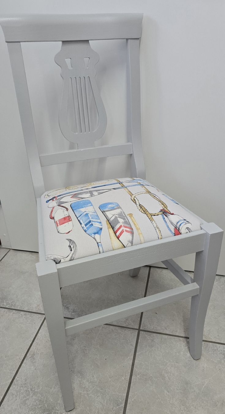 Chaises: une chaise – Neuf (Voir description) à Vauderens par isa_gs2j