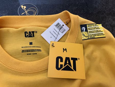 Neues CAT Langarmshirt Grösse M - Top für den Herbst!