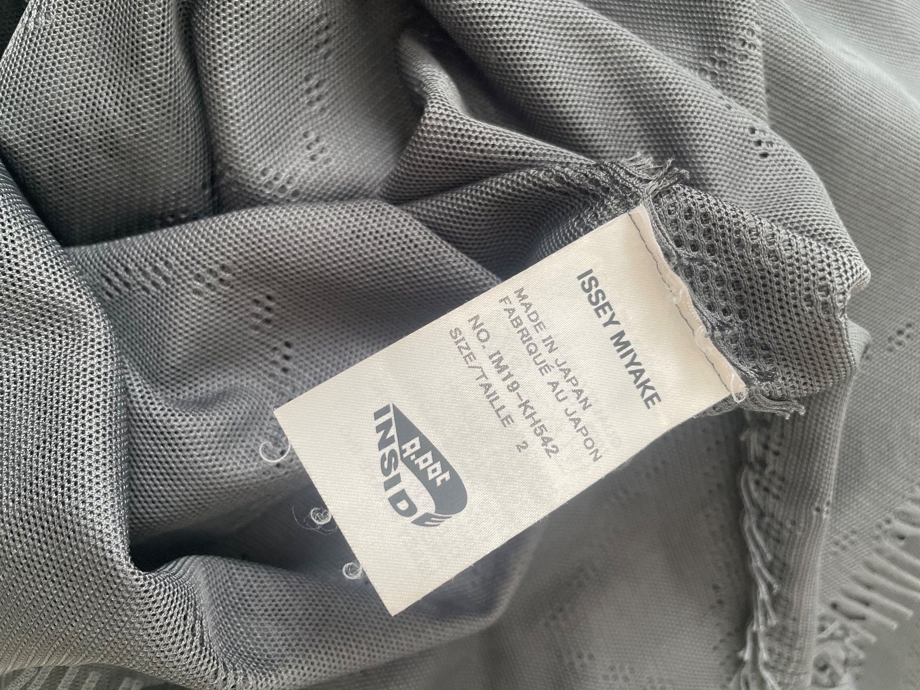 Issey Miyake Vestiti: ISSEY MIYAKE Bluse – Usato da Minusio venduto da Pink222 1