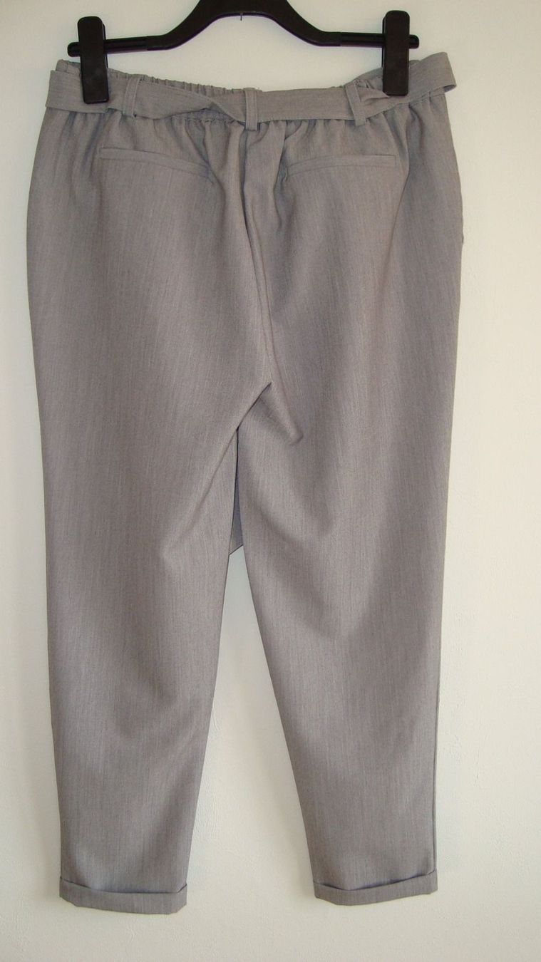 Pantaloni: Stoffhose Kess mit Schlaufe Gr. M – Nuovo e nell'imballaggio originale da Grosswangen venduto da Original1970 1