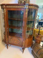 Venezianische Vitrine