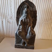Buddha aus Stein massiv