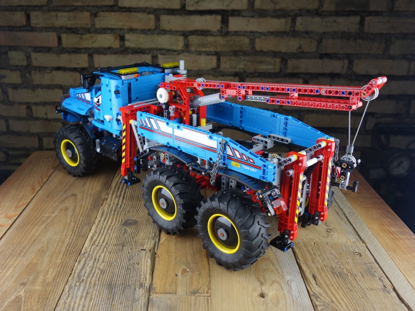 Technics Kit di costruzioni: LEGO 42070 Technic 6x6 Allrad-Abschleppwagen – Usato da Bäretswil venduto da grisou1001 1