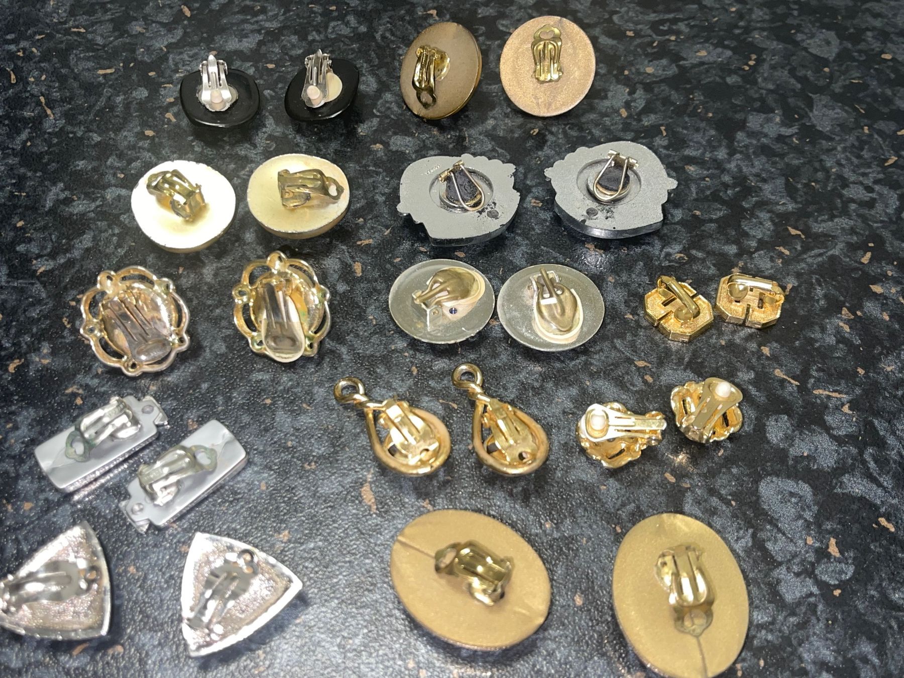 Ohrringe & -stecker: 12 Sets Vintage Ohrclips – Gebraucht aus Kaiseraugst von Drasa 7
