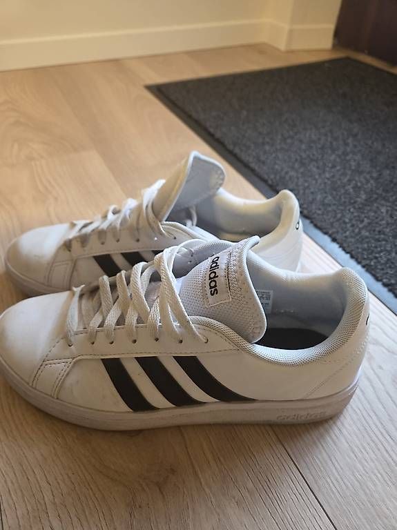 Chaussures hommes: Adidas Sneaker 43 – D'occasion à Hägglingen par MR.BG 2
