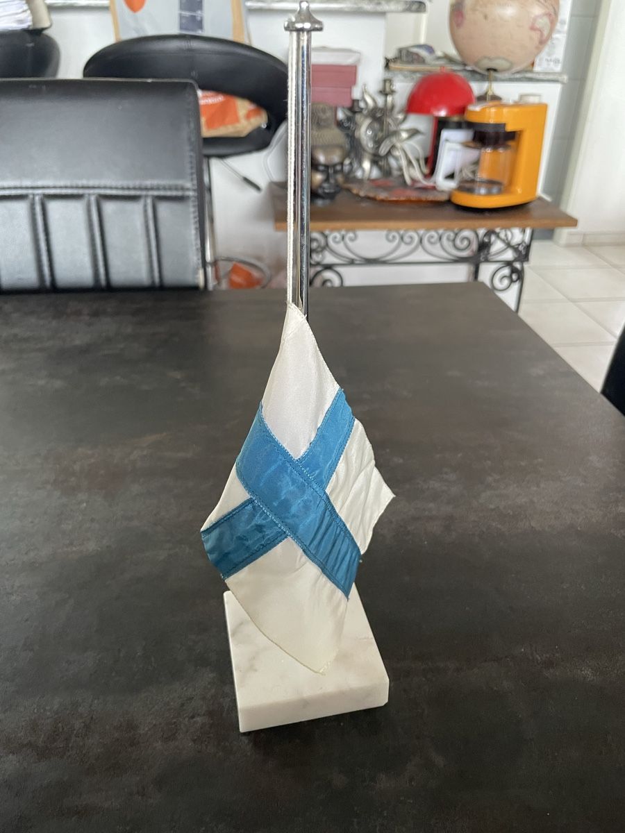 Bandiere: Ancien Drapeau de Bureau Finlande – Usato da Vallamand venduto da Bricbracbroc82 2
