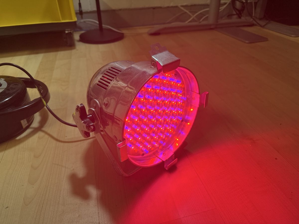 Lampen: LED Scheinwerfer PAR56R RGB DMX – Gebraucht aus Ehrendingen von Sansav 1