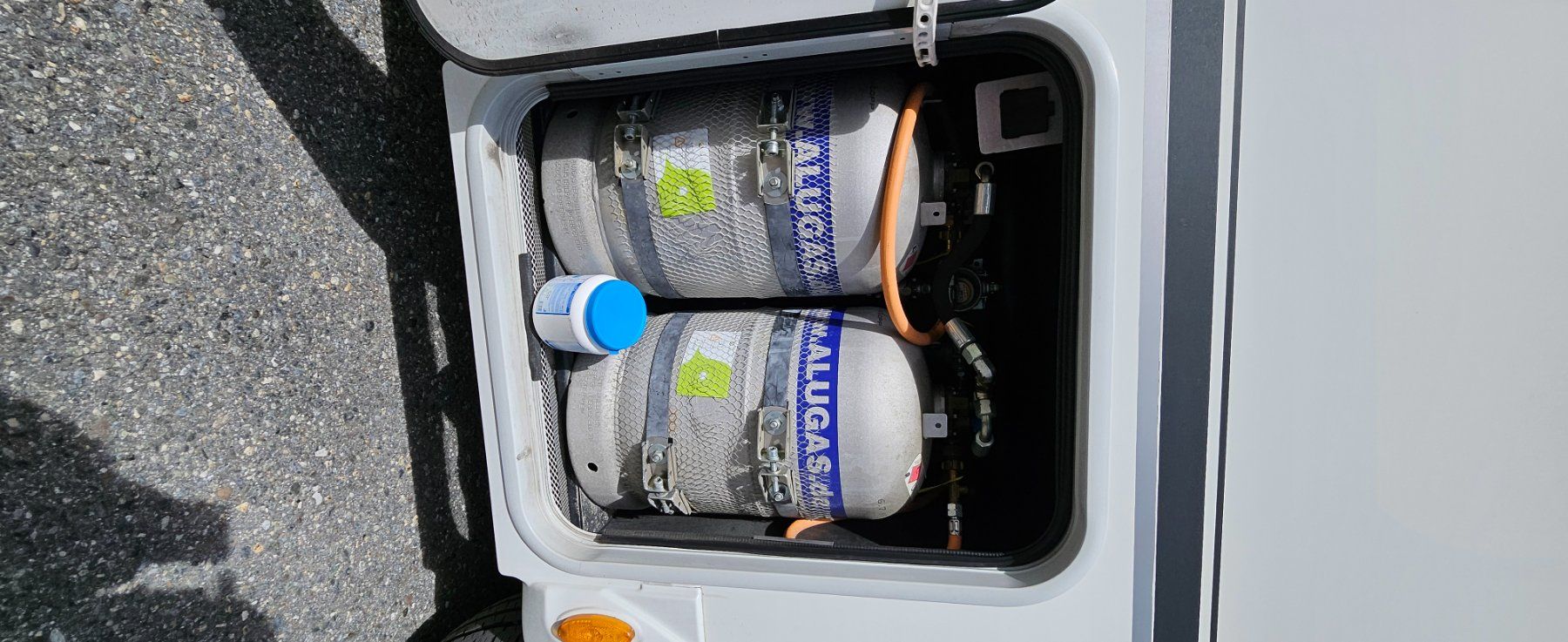 Adria Veicoli da campeggio: Zu Verkaufen Adria Wohnmobil – Usato da Savognin venduto da Lucar1961 3