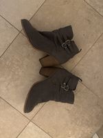 Stylish grey ankle boots with buckles size 38