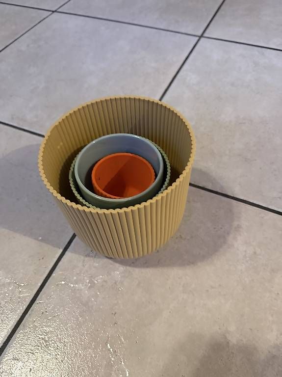 Vasi per fiori: Blumentöpf set – Usato da Luzern venduto da Samira._.