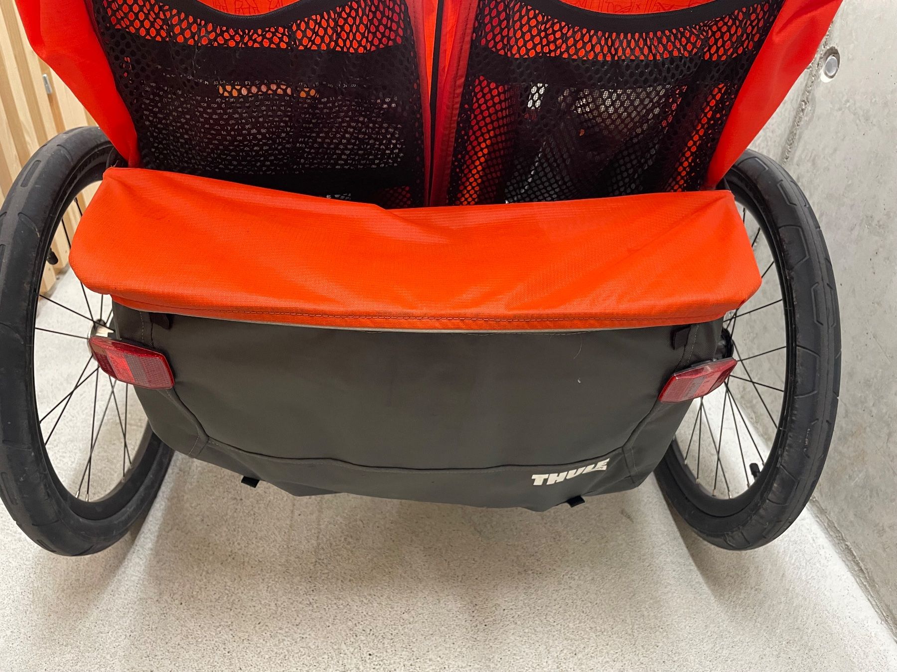 Thule Anhänger: Thule Cross 2 mit Jogging-Rad – Gebraucht aus Zürich von Placevendome 4