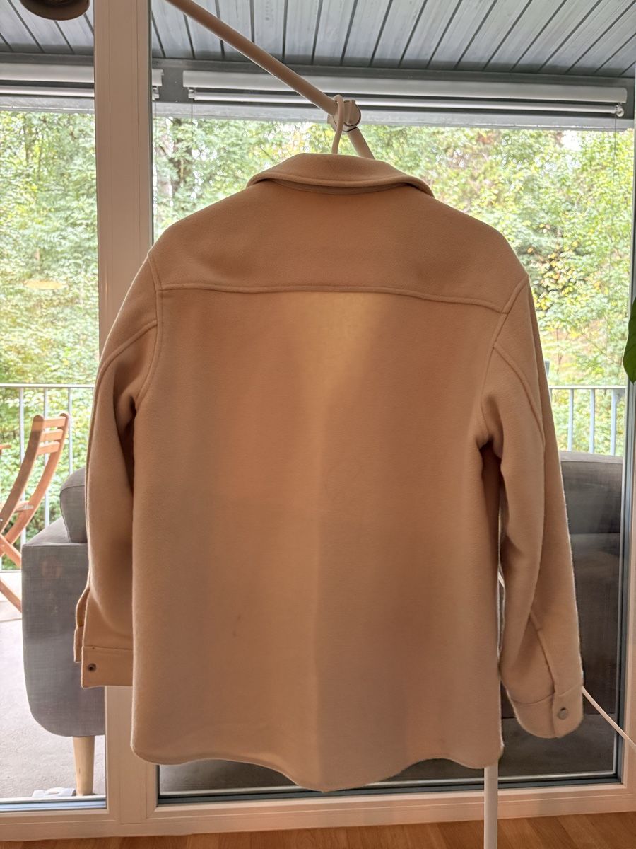 Other Stories Jacken: Beige Shirt Jacket Button Up Coat Used Condition – Gebraucht aus Fribourg von mat_1995 2