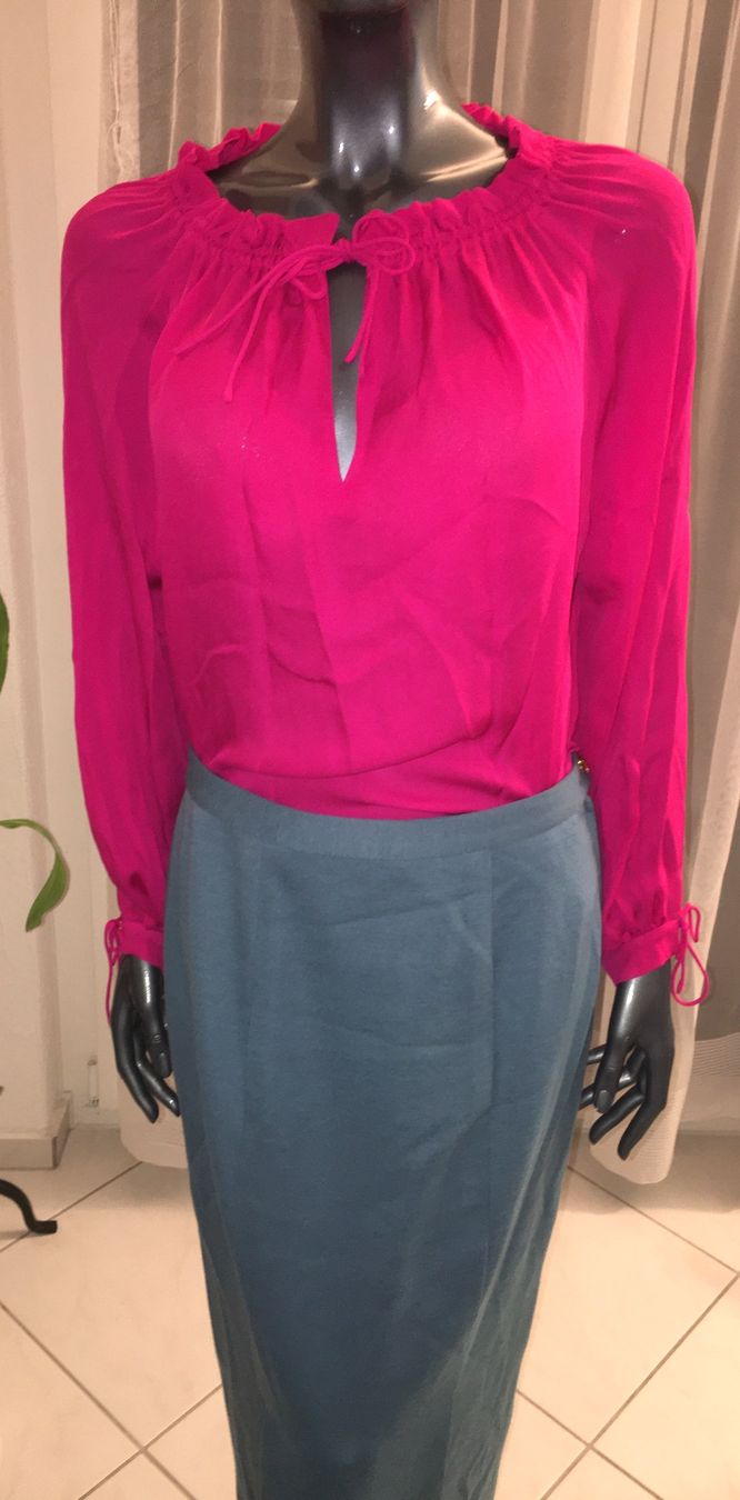 Carolina Herrera Blusen: CAROLINA HERRERA BLUSE GR. M Seide – Neu (gemäss Beschreibung) aus Unteraegeri von MH203 2