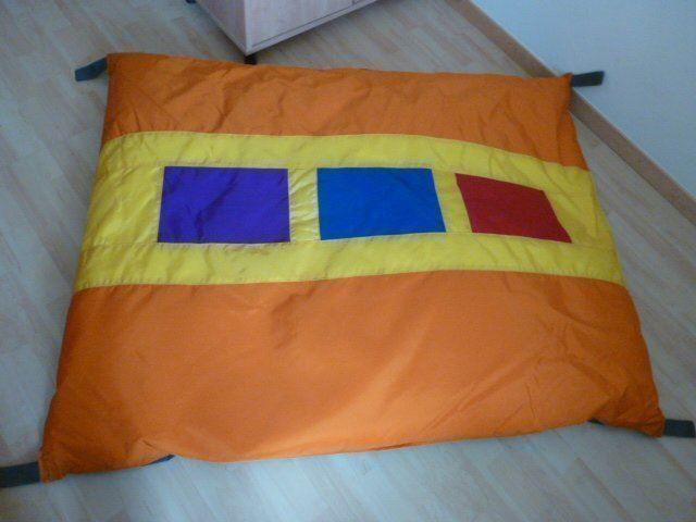 Kissen: Sitzsack mit Reissverschluss – Neu (gemäss Beschreibung) aus Luzern von Ankerli