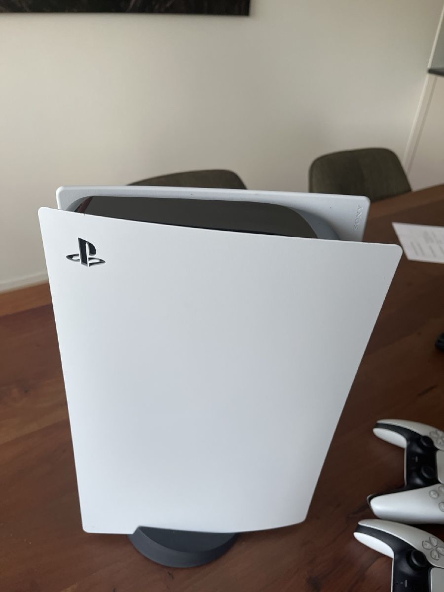 Sony Console: PlayStation 5 (PS5) Disc Version mit 2 Controler – Usato da Kaisten venduto da szi_r5kd 3