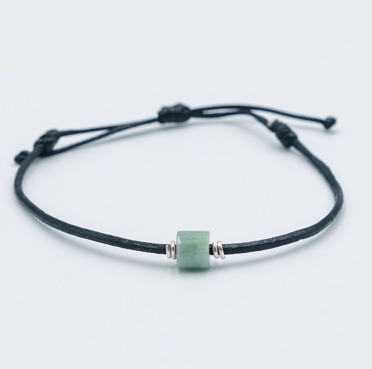 Bracciali & Braccialetti: Lederarmband mit Jade – Nuovo e nell'imballaggio originale da Ruggell venduto da JadeShop