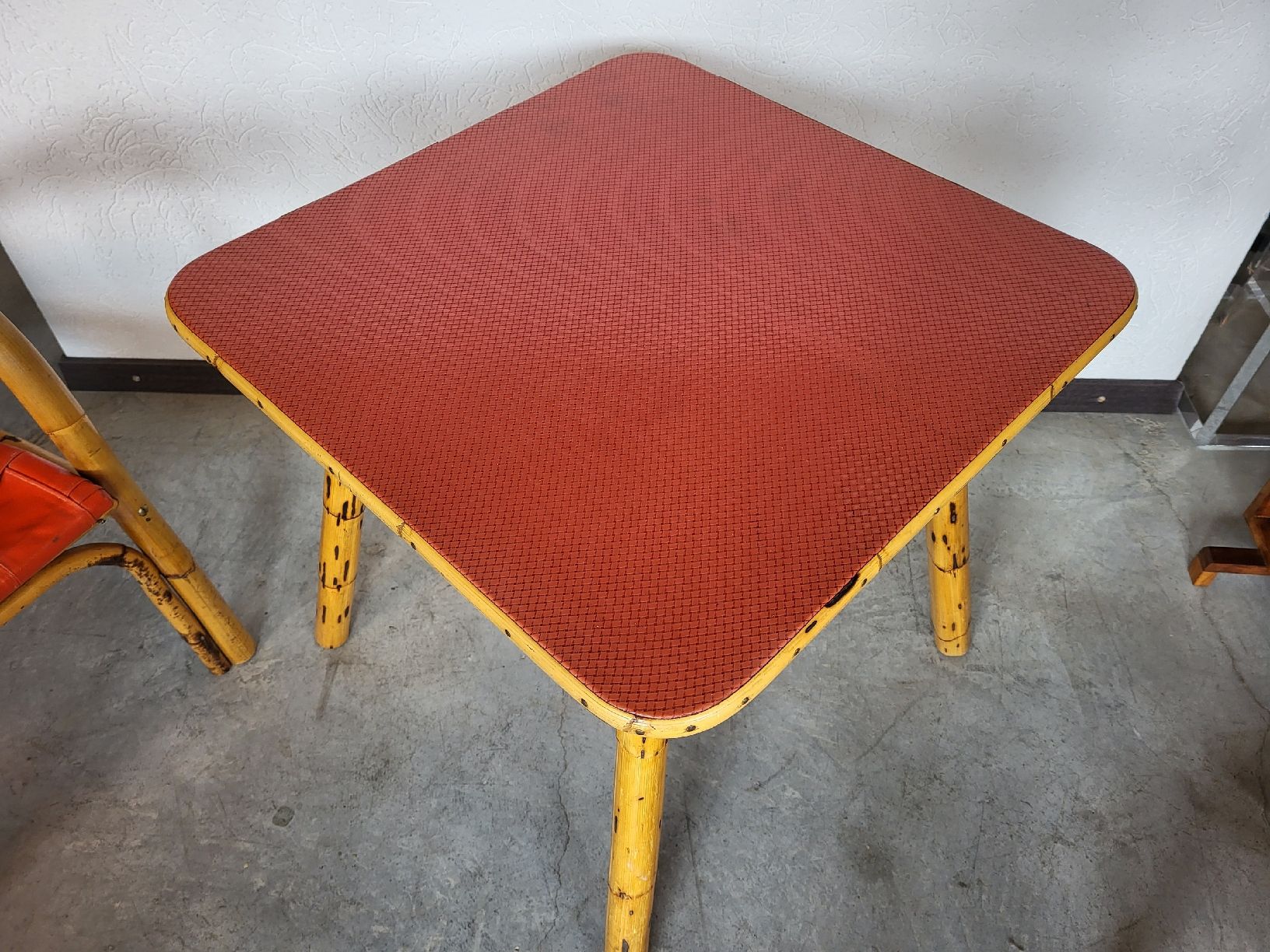 Tische: Table vintage en bambou carrée 1960er – Gebraucht aus Vevey von oldiz 1
