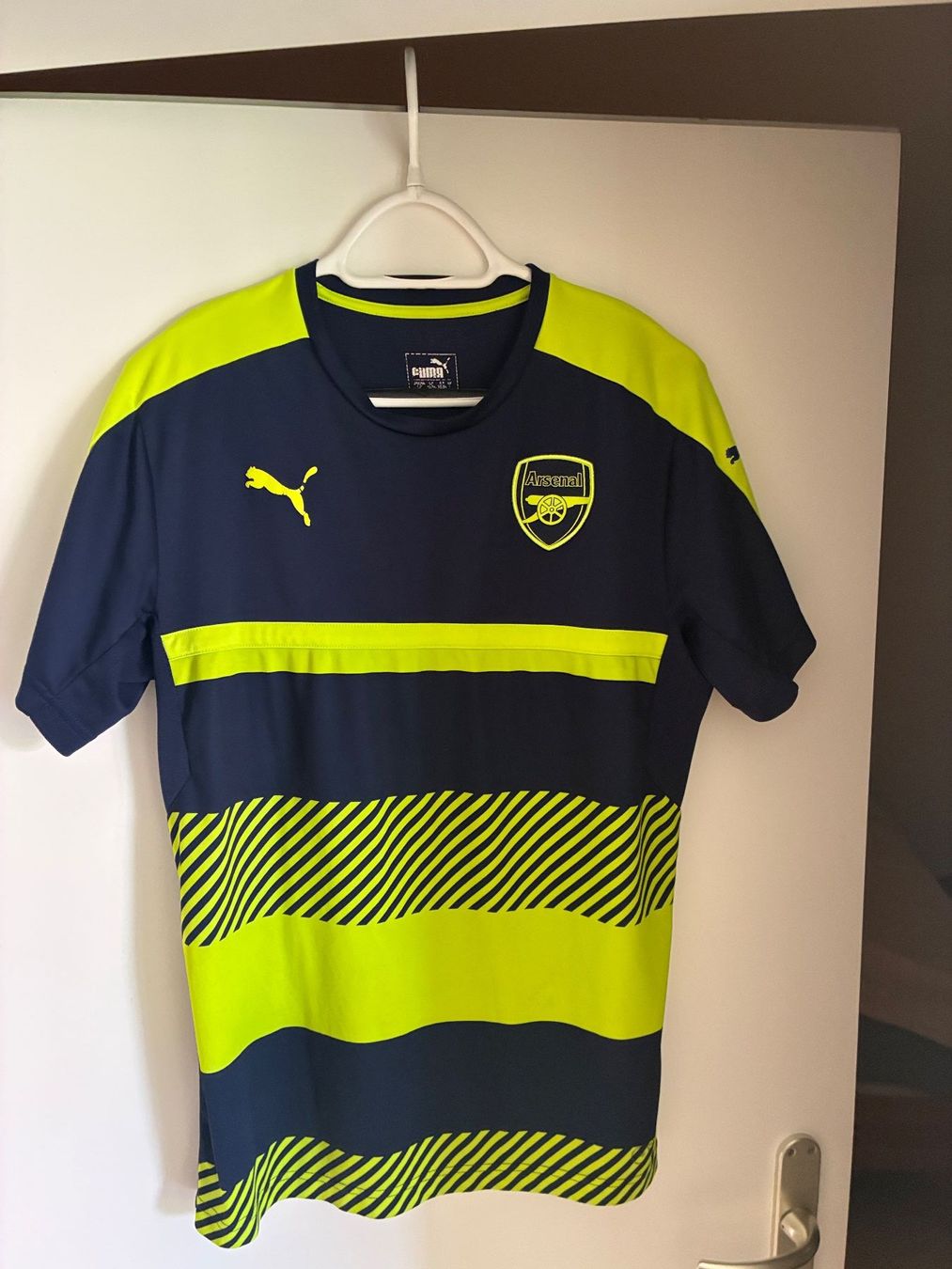Puma Canottiere & Pantaloni: Arsenal Shirt Puma – Usato da Buchs AG venduto da Cflyingfish