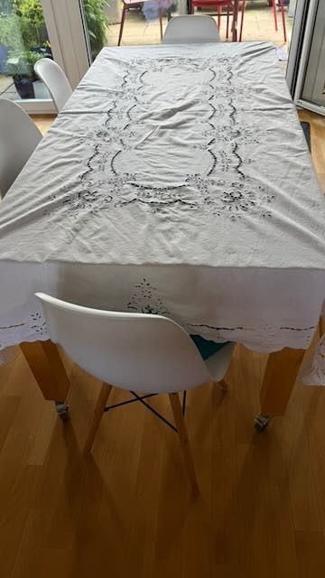 Altra biancheria da tavola: Schönes Spitzentischtuch mit 4 Servietten – Usato da Winterthur venduto da 1956ingi