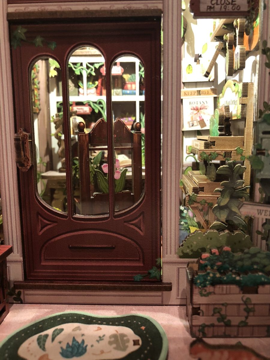 Tutte le decorazioni: Green Life Bookshop - Book Nook – Usato da Zollikofen venduto da DelNero 3