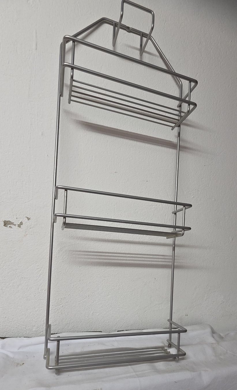 Regale: Metall Gestell Matt/Grau mit 3 Ablage Korb Plus Nr. 22 – Neu (gemäss Beschreibung) aus Niederbipp von Trude04 1