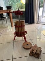 Obstpresse Holz Metall rot