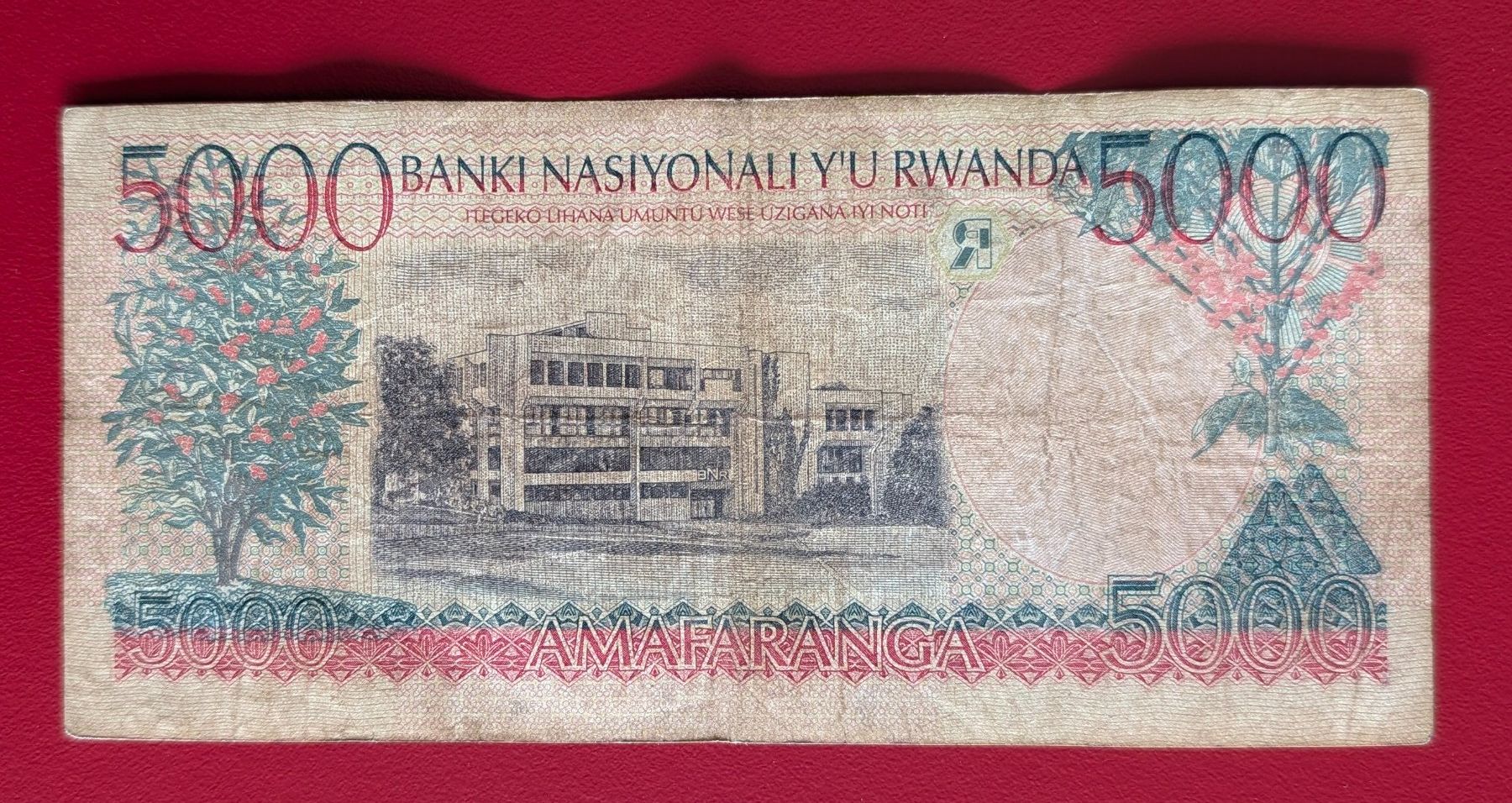 Banconote: RWANDA RUANDA BANKNOTE 5000 FRANCS 1998 ZIRKULIERT – Usato da Düdingen venduto da Quartierstrasse 1