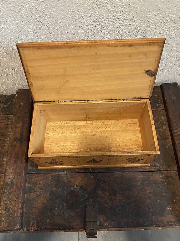 Altre Stoviglie: Scatola vintage restaurata  – Usato da S. Antonino venduto da raffosuisse 2
