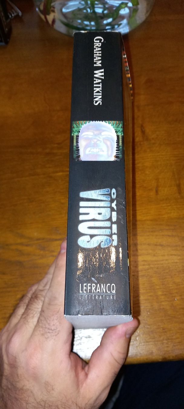 Libri: Cyber virus – Usato da Le locle venduto da juliensaran 1