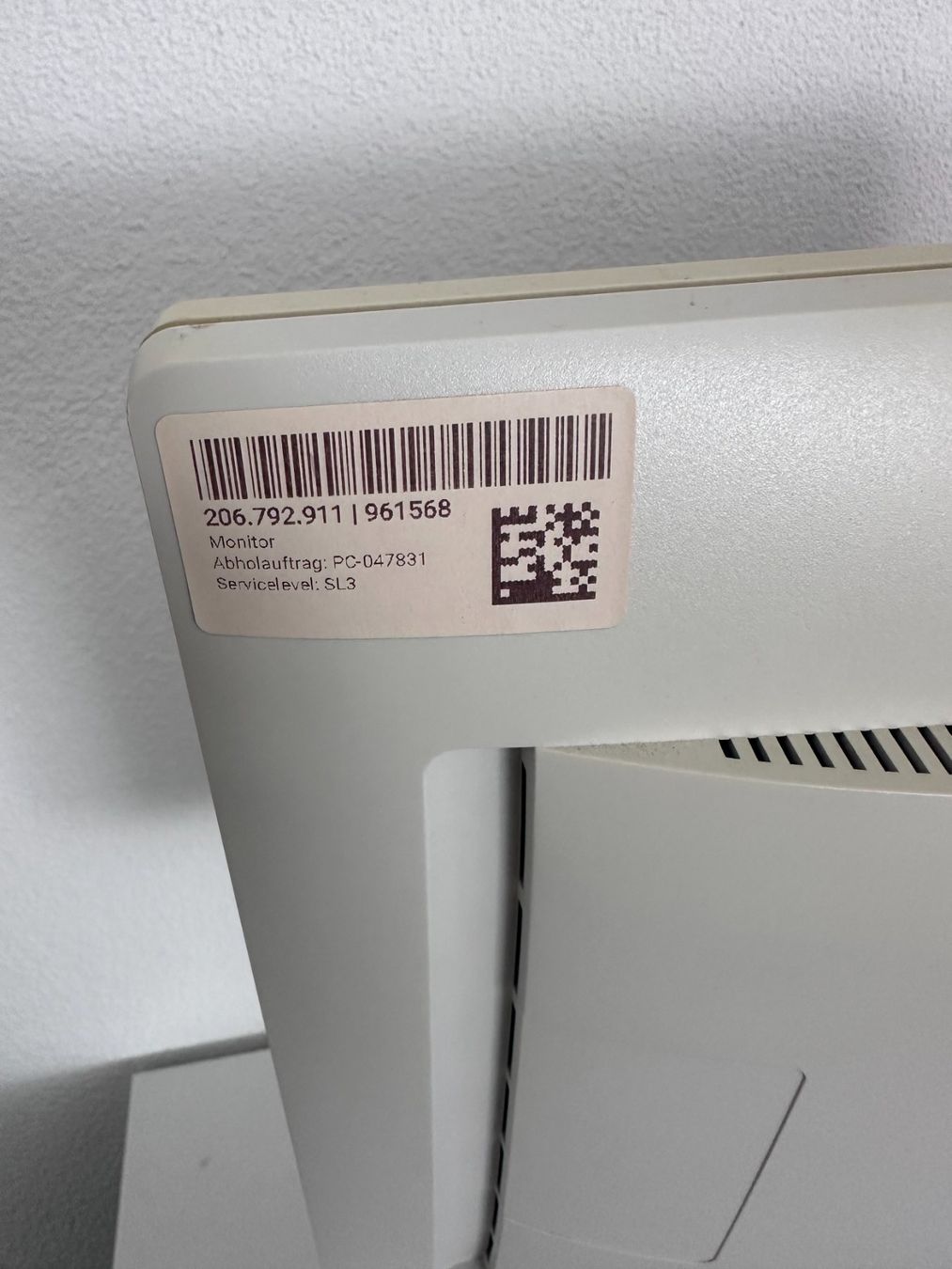 Monitor: Fujitsu Display – Usato da St. Gallen venduto da Zimi1 2