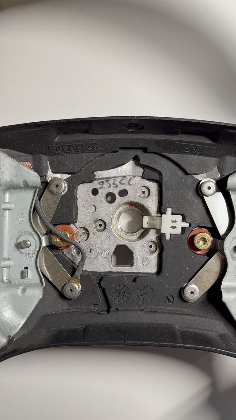 BMW Alle Autoersatzteile: BMW E36 M-Technik Lederlenkrad 4-Speichen mit Airbag – Gebraucht aus Jonen von BMWE369 7